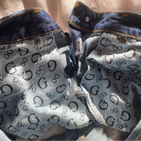 GUESS JEANS SHORTS IN SIZE WOMEMS 26 - Picture 4 of 7